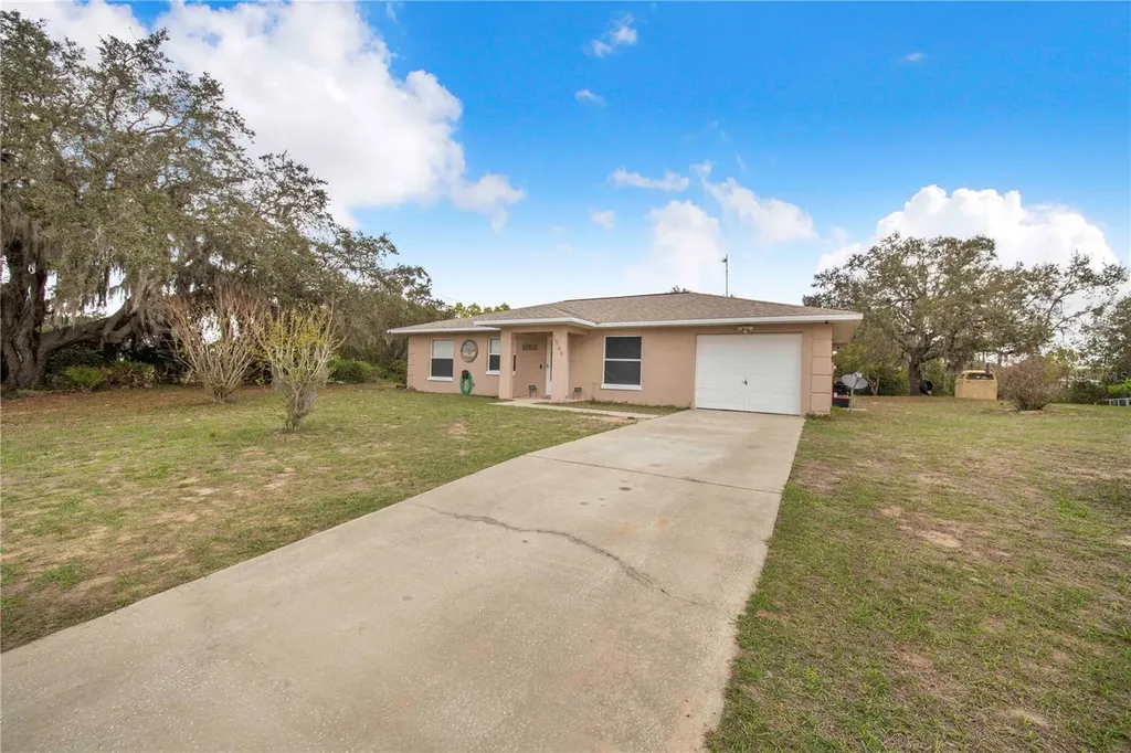 2569 Cedarwood Drive Lake Wales FL 33898