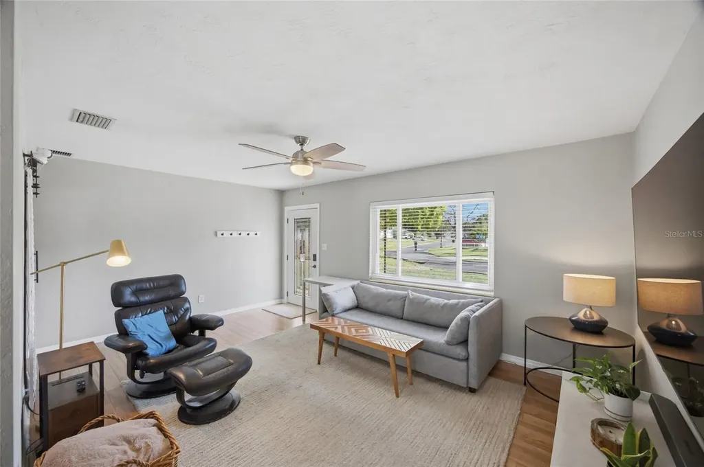 5275 32nd Avenue N St Petersburg FL 33710