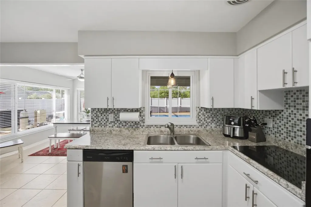 5275 32nd Avenue N St Petersburg FL 33710