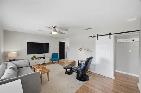 5275 32nd Avenue N St Petersburg FL 33710