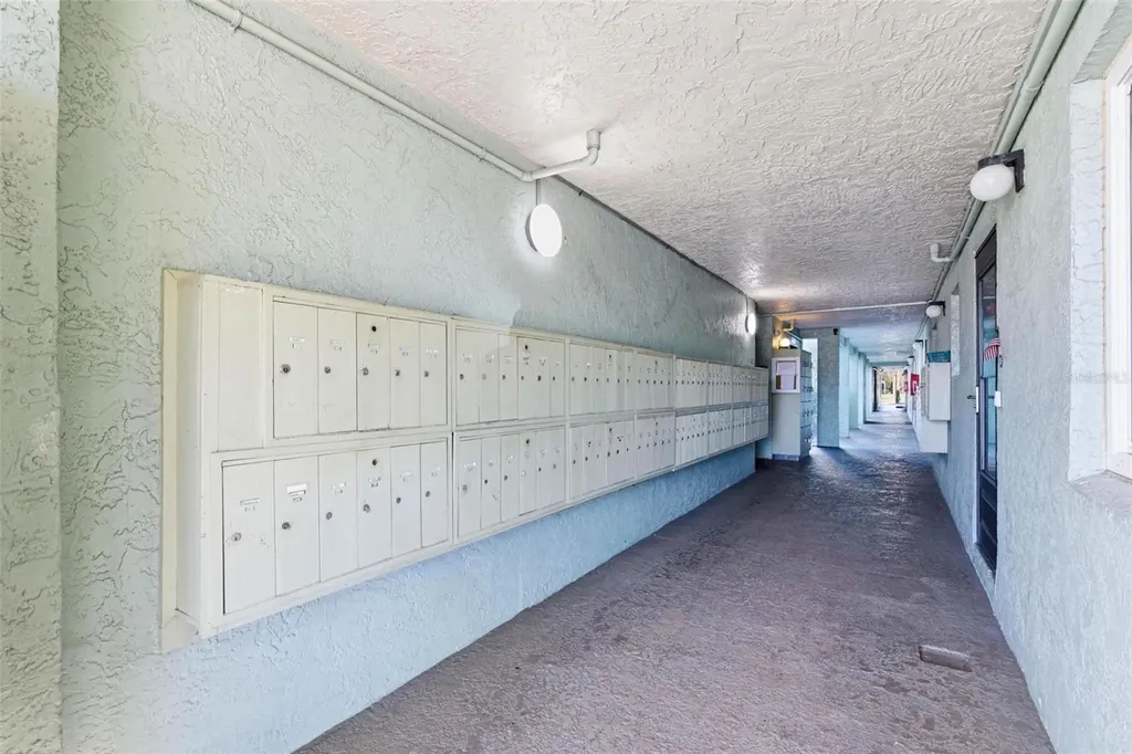 801 83rd Avenue N St Petersburg FL 33702
