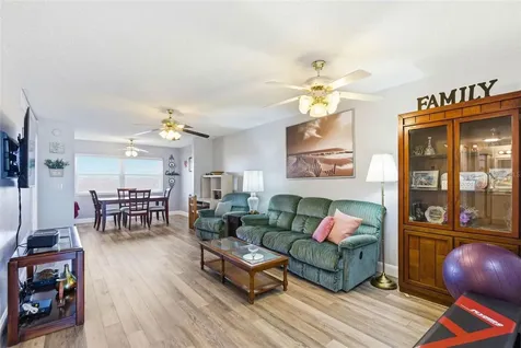 801 83rd Avenue N St Petersburg FL 33702