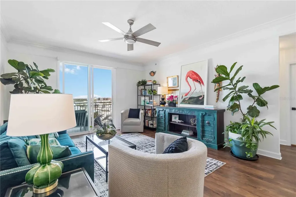 750 N Tamiami Trail Sarasota FL 34236