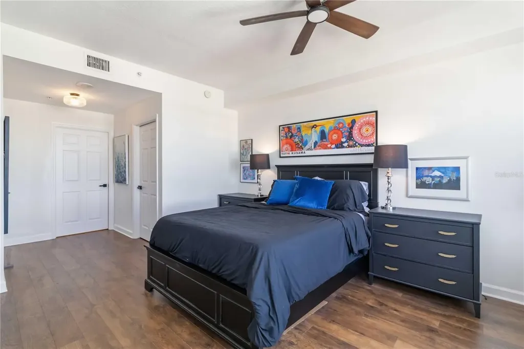 750 N Tamiami Trail Sarasota FL 34236