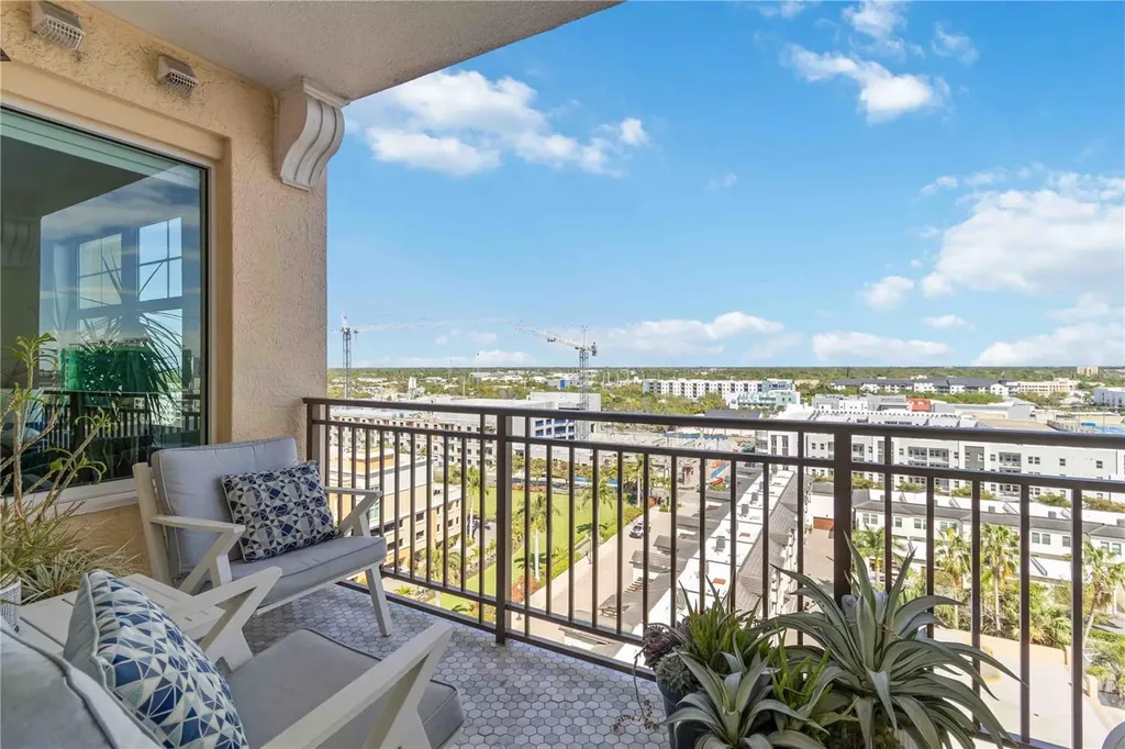 750 N Tamiami Trail Sarasota FL 34236