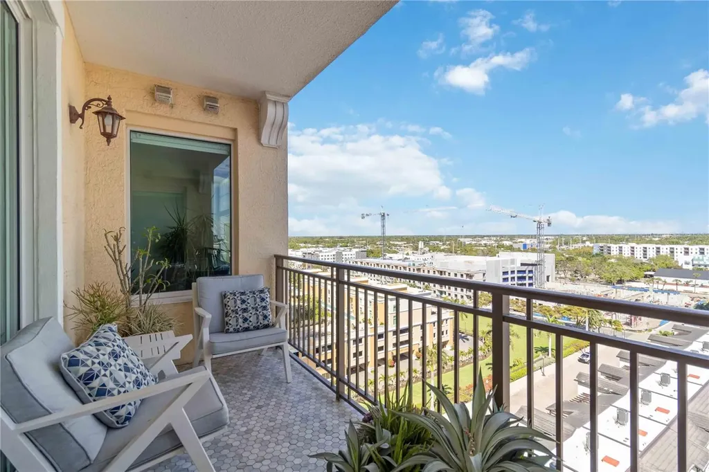 750 N Tamiami Trail Sarasota FL 34236
