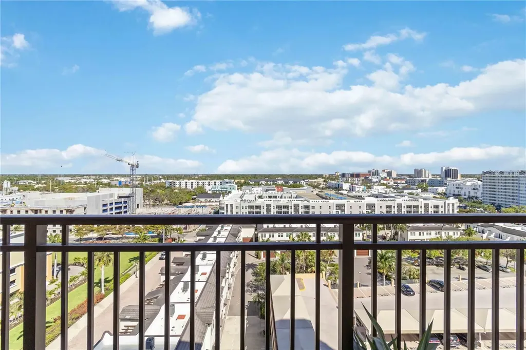 750 N Tamiami Trail Sarasota FL 34236