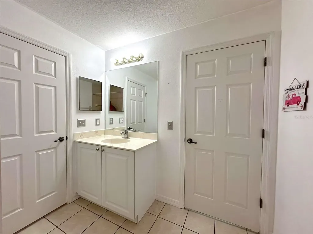 21019 Sunpoint Way Lutz FL 33558