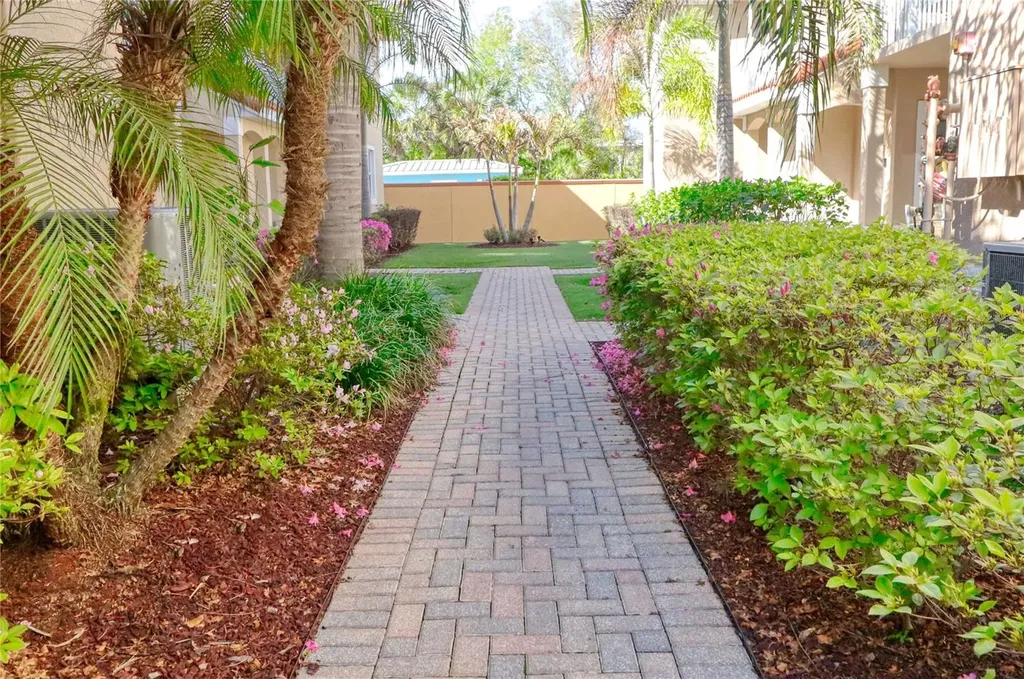 21019 Sunpoint Way Lutz FL 33558