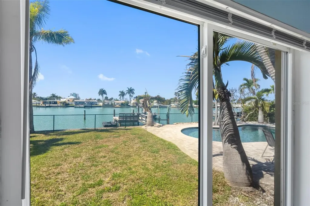 11260 5th Street E Treasure Island FL 33706