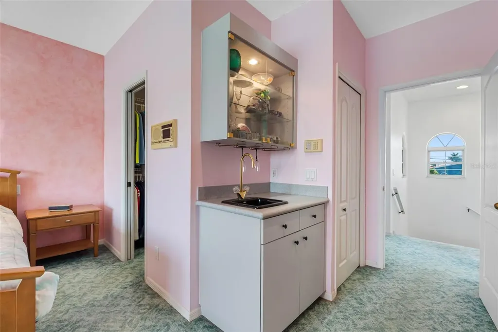 11260 5th Street E Treasure Island FL 33706