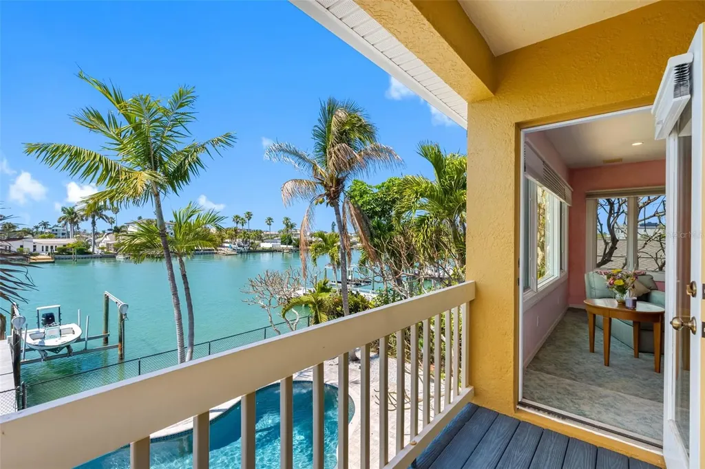 11260 5th Street E Treasure Island FL 33706