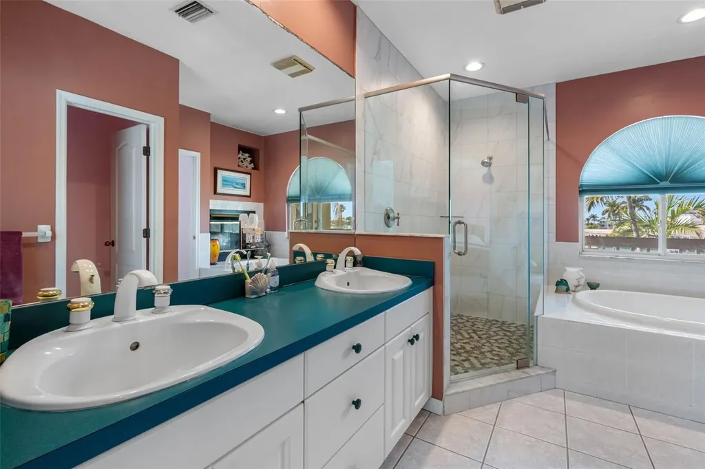 11260 5th Street E Treasure Island FL 33706