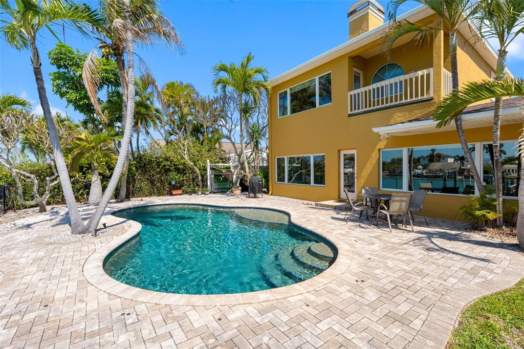 11260 5th Street E Treasure Island FL 33706
