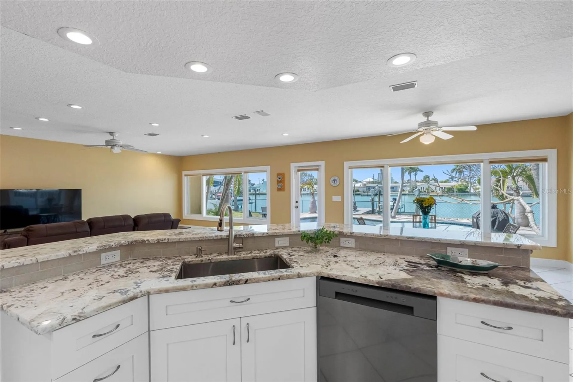 11260 5th Street E Treasure Island FL 33706