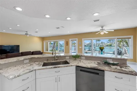 11260 5th Street E Treasure Island FL 33706