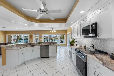 11260 5th Street E Treasure Island FL 33706