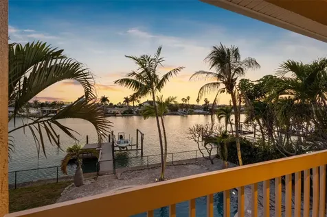 11260 5th Street E Treasure Island FL 33706