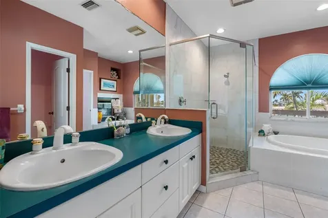 11260 5th Street E Treasure Island FL 33706