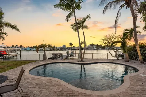 11260 5th Street E Treasure Island FL 33706