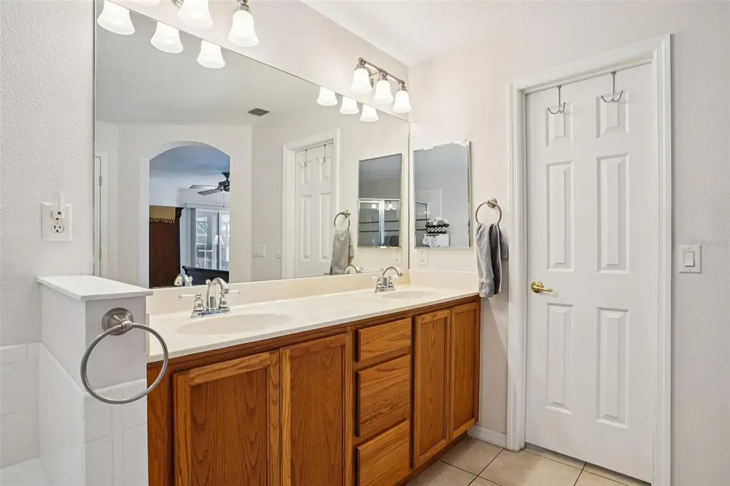13116 Glenview Lane Grand Island FL 32735