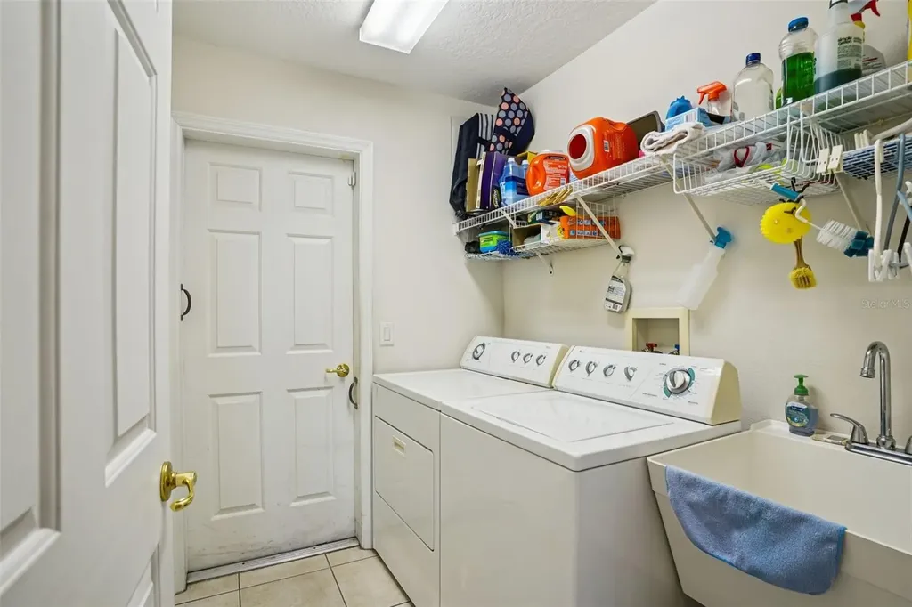 13116 Glenview Lane Grand Island FL 32735