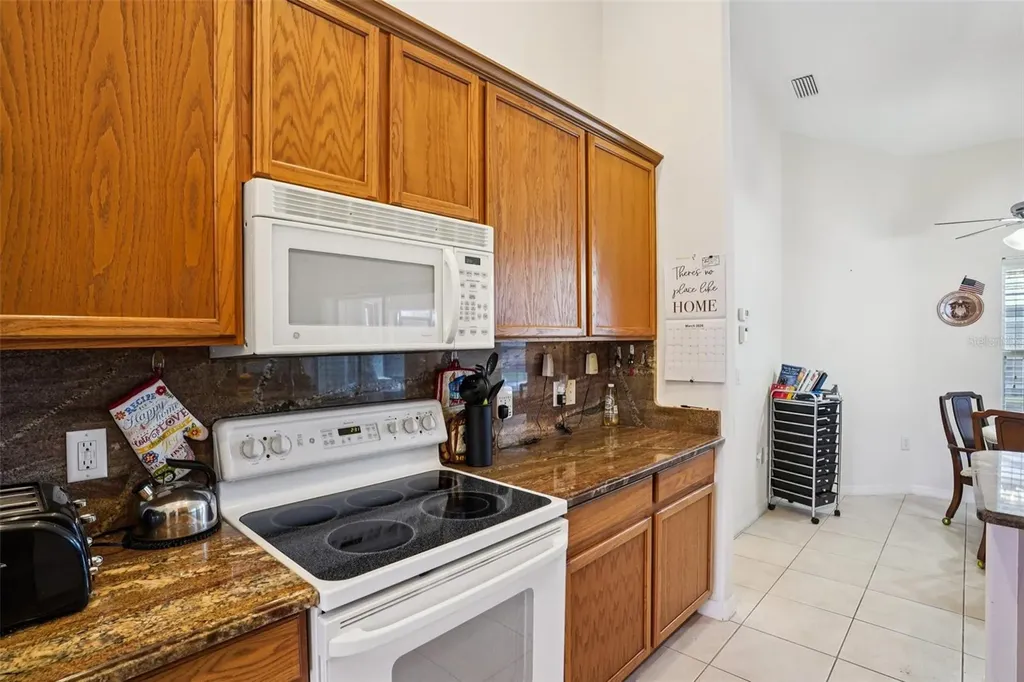 13116 Glenview Lane Grand Island FL 32735