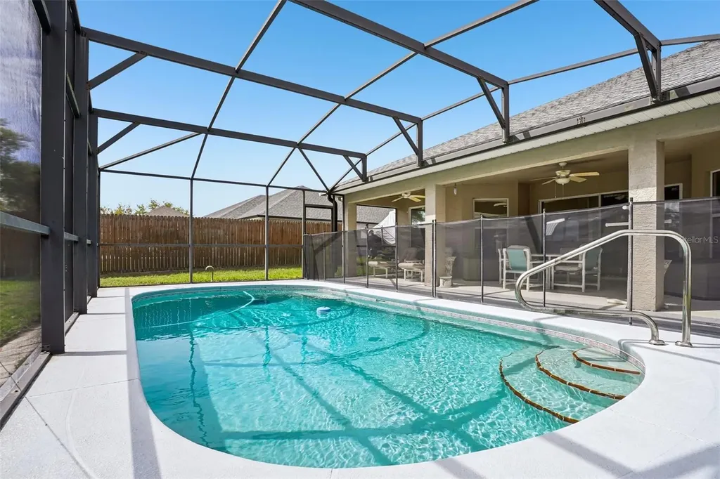 13116 Glenview Lane Grand Island FL 32735
