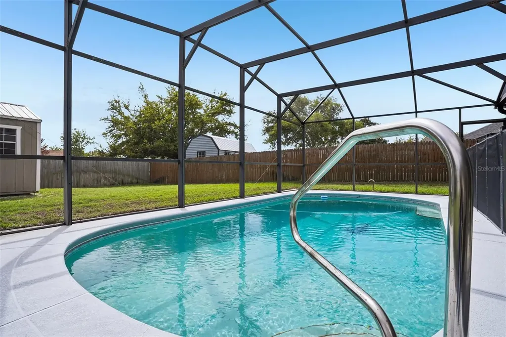 13116 Glenview Lane Grand Island FL 32735
