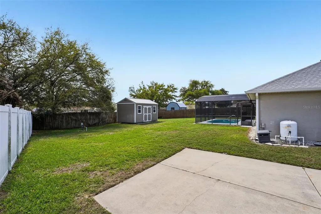 13116 Glenview Lane Grand Island FL 32735