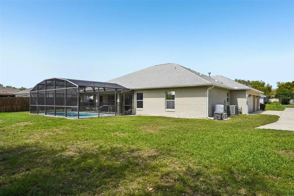 13116 Glenview Lane Grand Island FL 32735