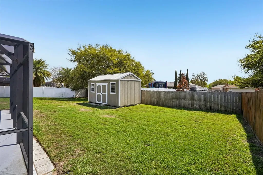 13116 Glenview Lane Grand Island FL 32735