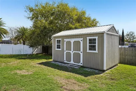 13116 Glenview Lane Grand Island FL 32735