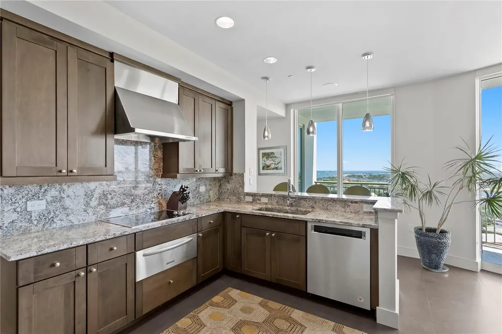 450 Knights Run Avenue Tampa FL 33602