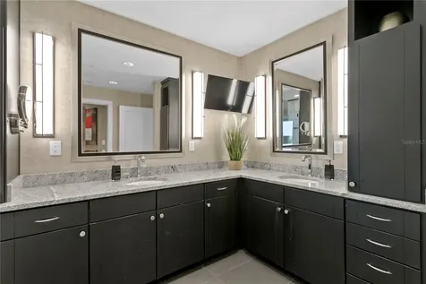 450 Knights Run Avenue Tampa FL 33602