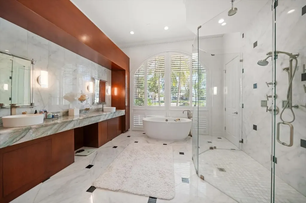 110 Harbor View Lane Belleair Bluffs FL 33770