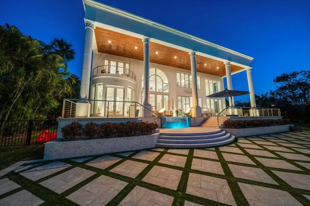 110 Harbor View Lane Belleair Bluffs FL 33770