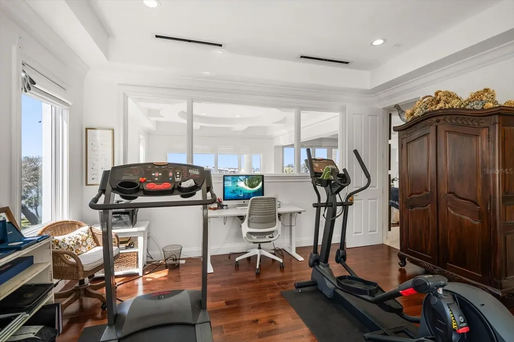 110 Harbor View Lane Belleair Bluffs FL 33770