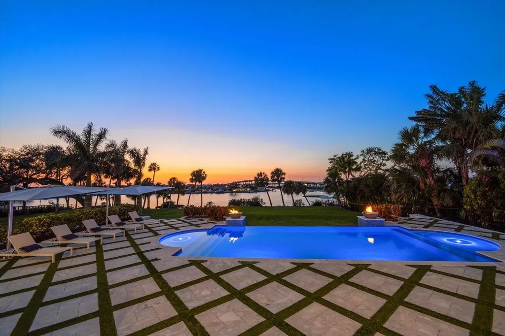 110 Harbor View Lane Belleair Bluffs FL 33770
