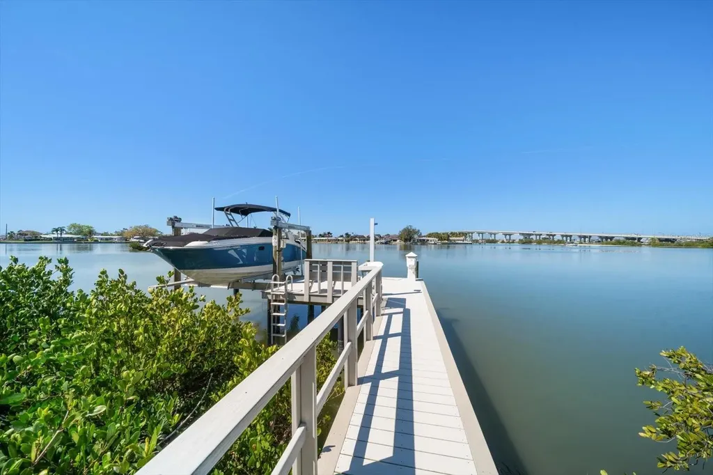 110 Harbor View Lane Belleair Bluffs FL 33770
