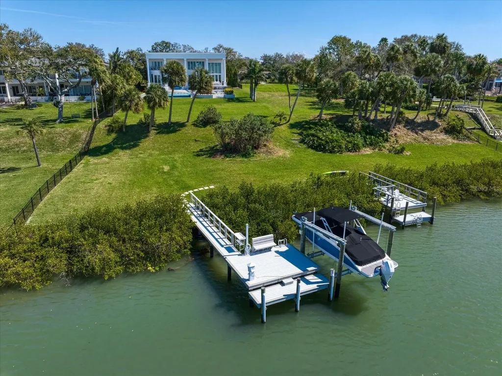 110 Harbor View Lane Belleair Bluffs FL 33770