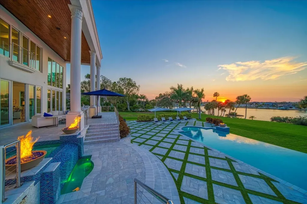 110 Harbor View Lane Belleair Bluffs FL 33770