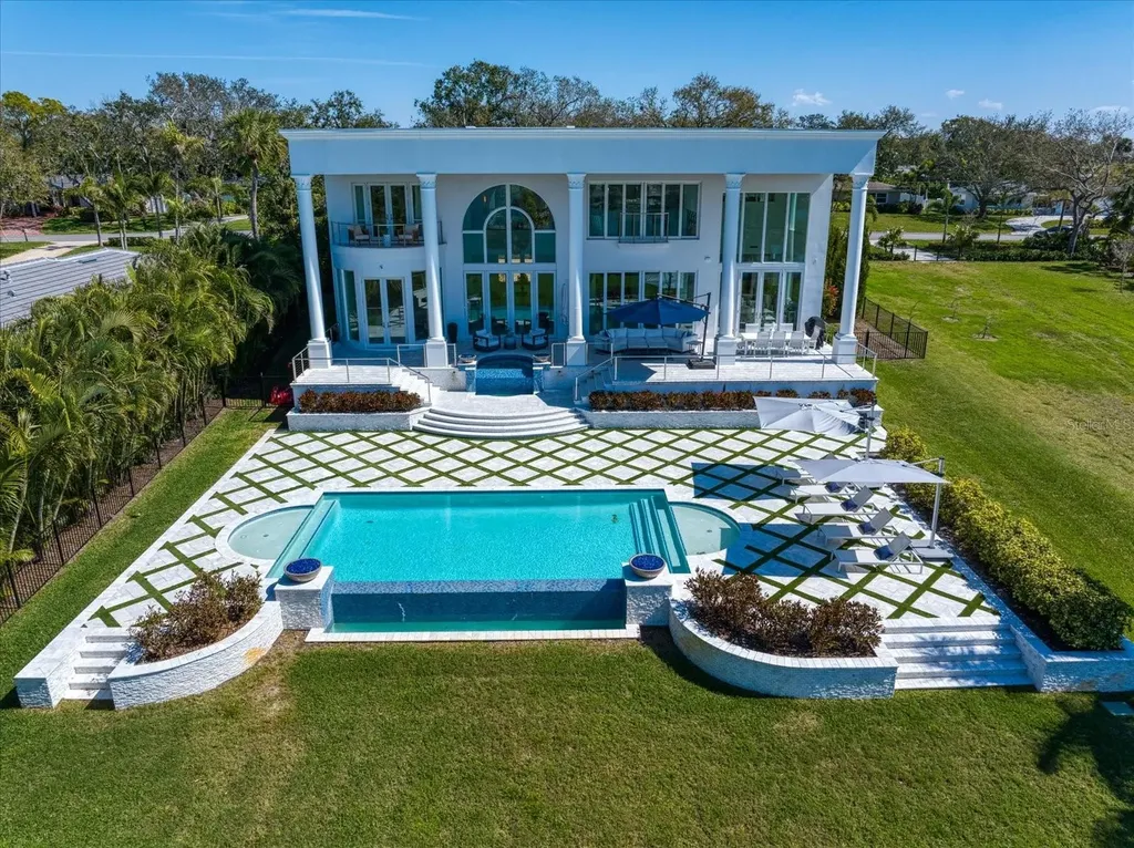 110 Harbor View Lane Belleair Bluffs FL 33770