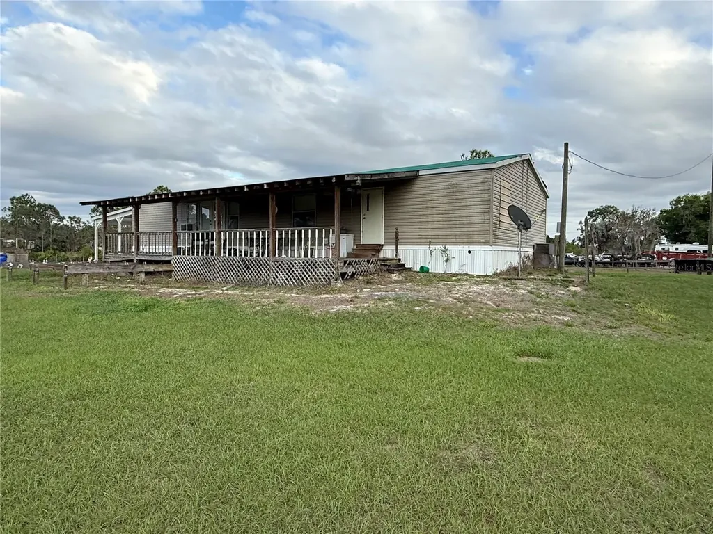 301 Golden Trail Lake Placid FL 33852
