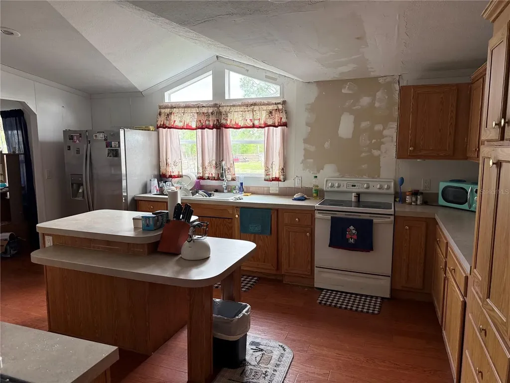301 Golden Trail Lake Placid FL 33852