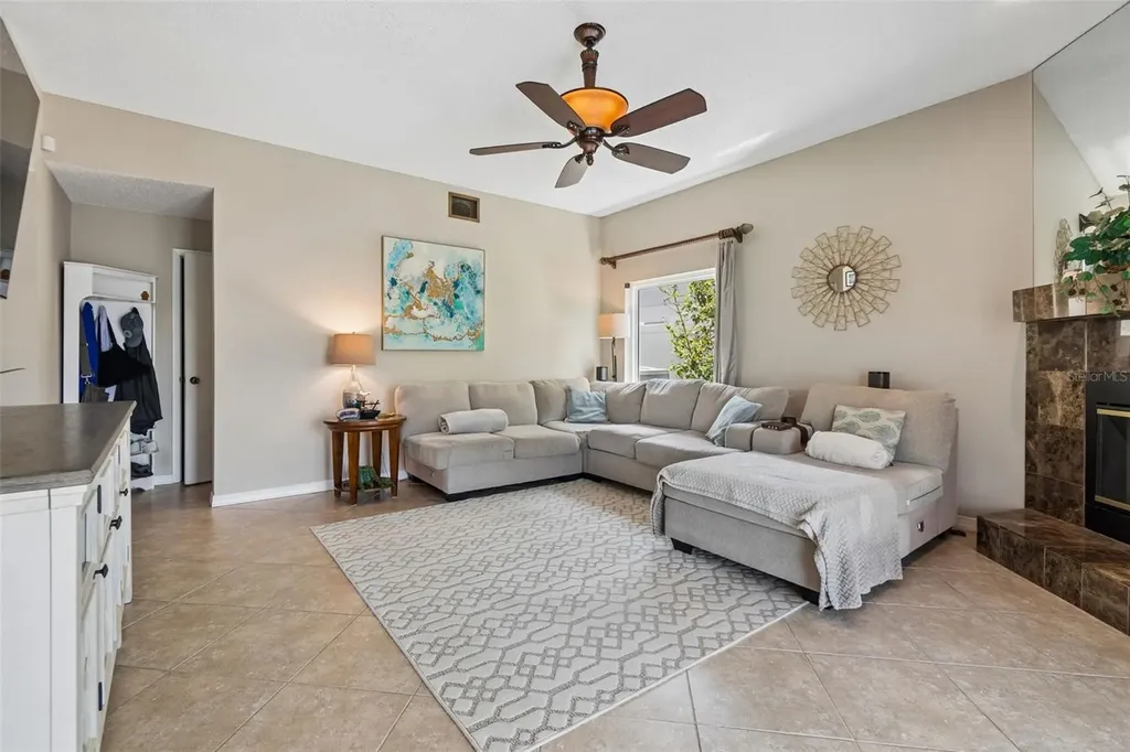 11415 Whispering Hollow Tampa FL 33635