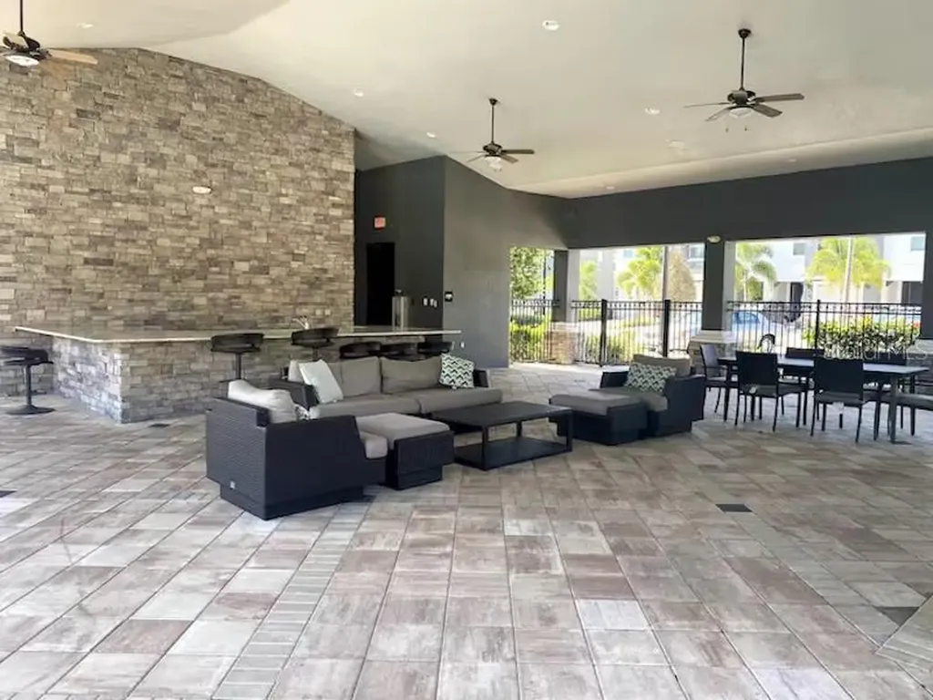 8618 Palmer Park Circle Sarasota FL 34238