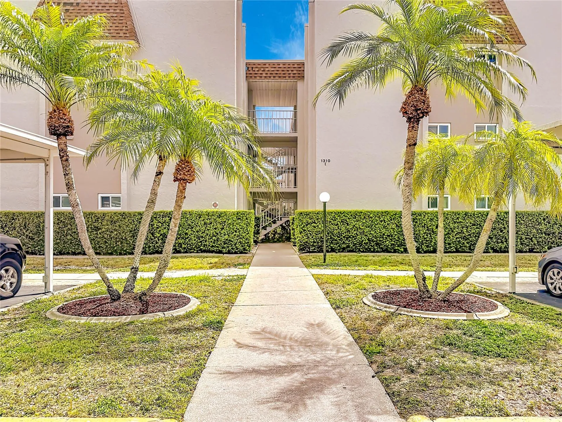 1310 Glen Oaks Drive E Sarasota FL 34232