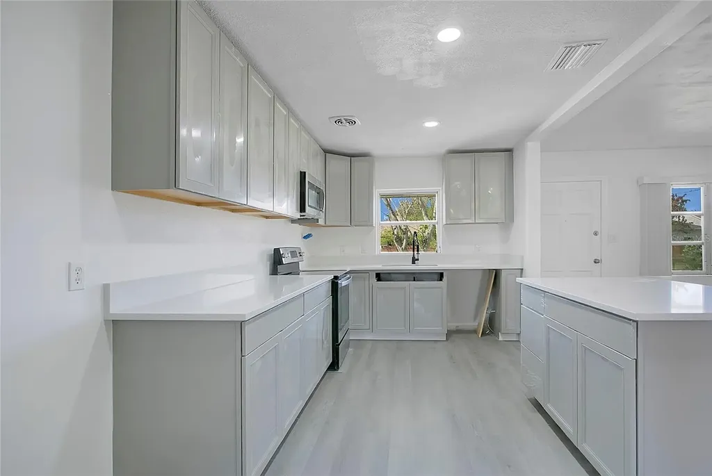 1951 S Crystal Lake Drive Orlando FL 32806