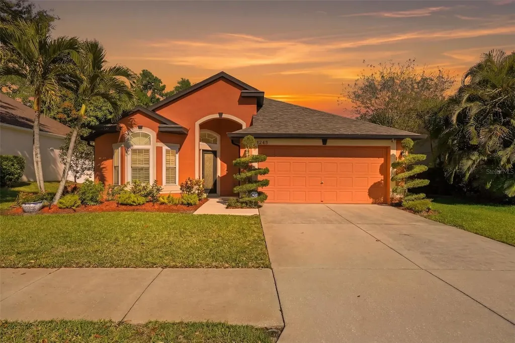 1240 Bluffs Circle Dunedin FL 34698